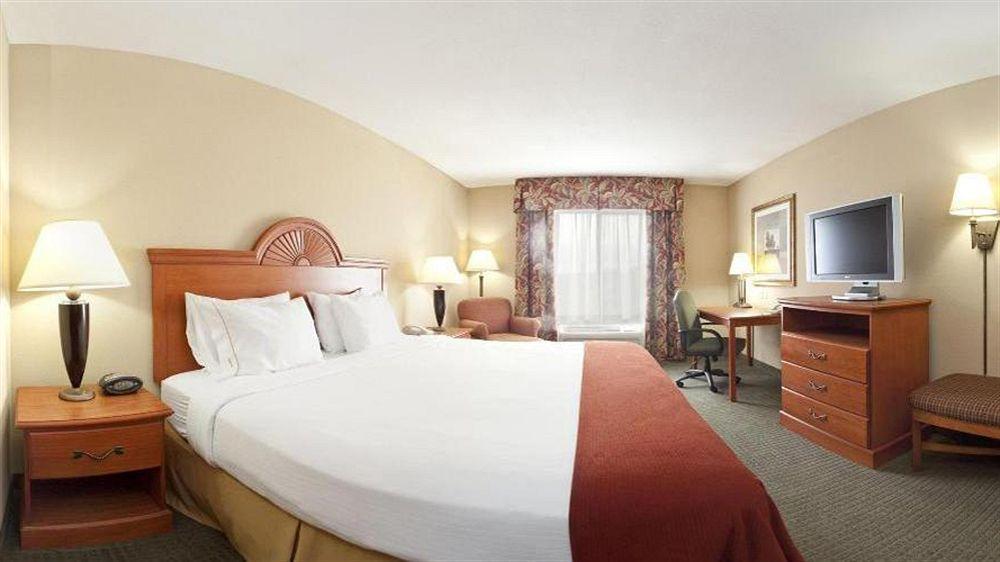 Holiday Inn Express Mineral Wells By Ihg Parkersburg Exterior photo