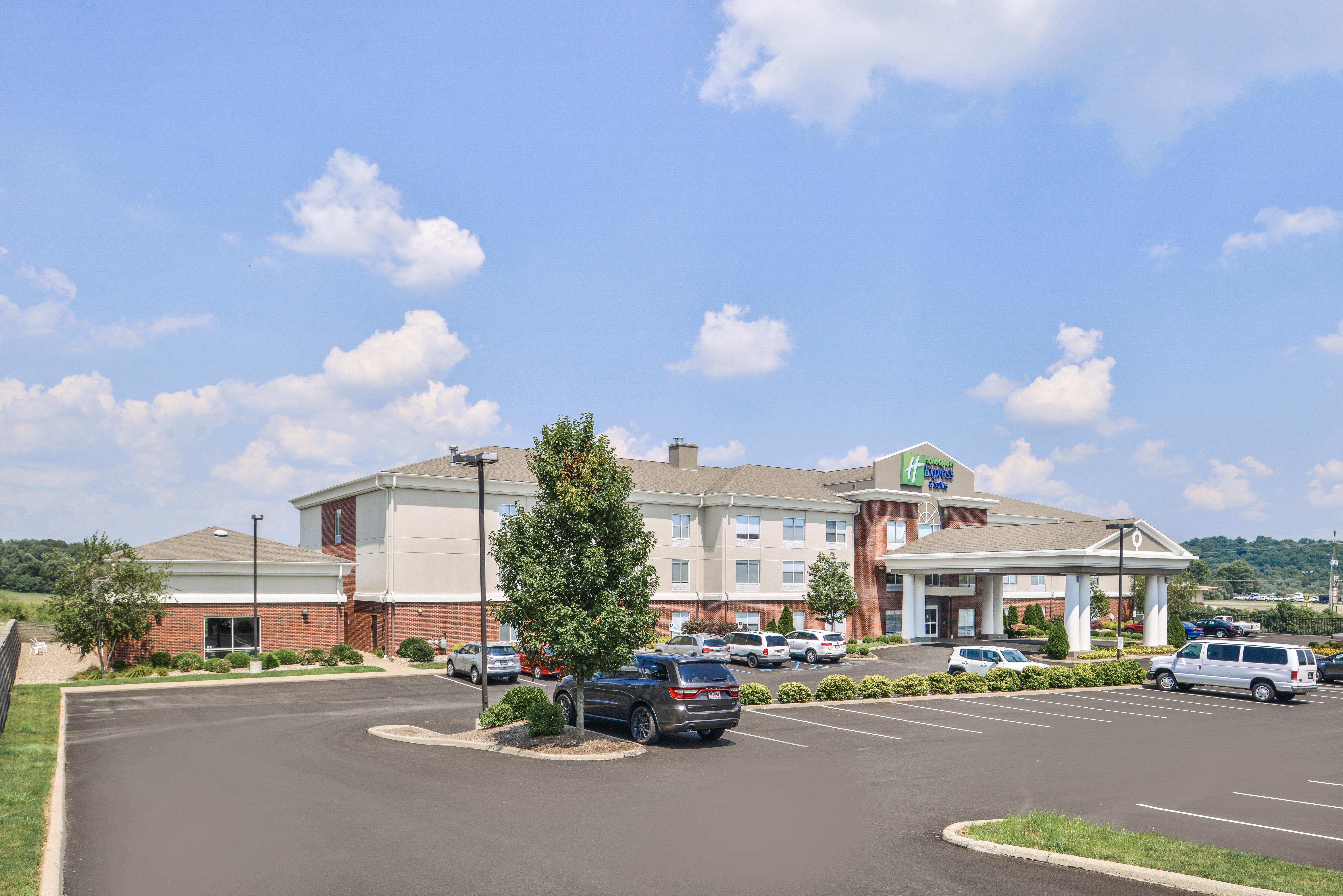 Holiday Inn Express Mineral Wells By Ihg Parkersburg Exterior photo