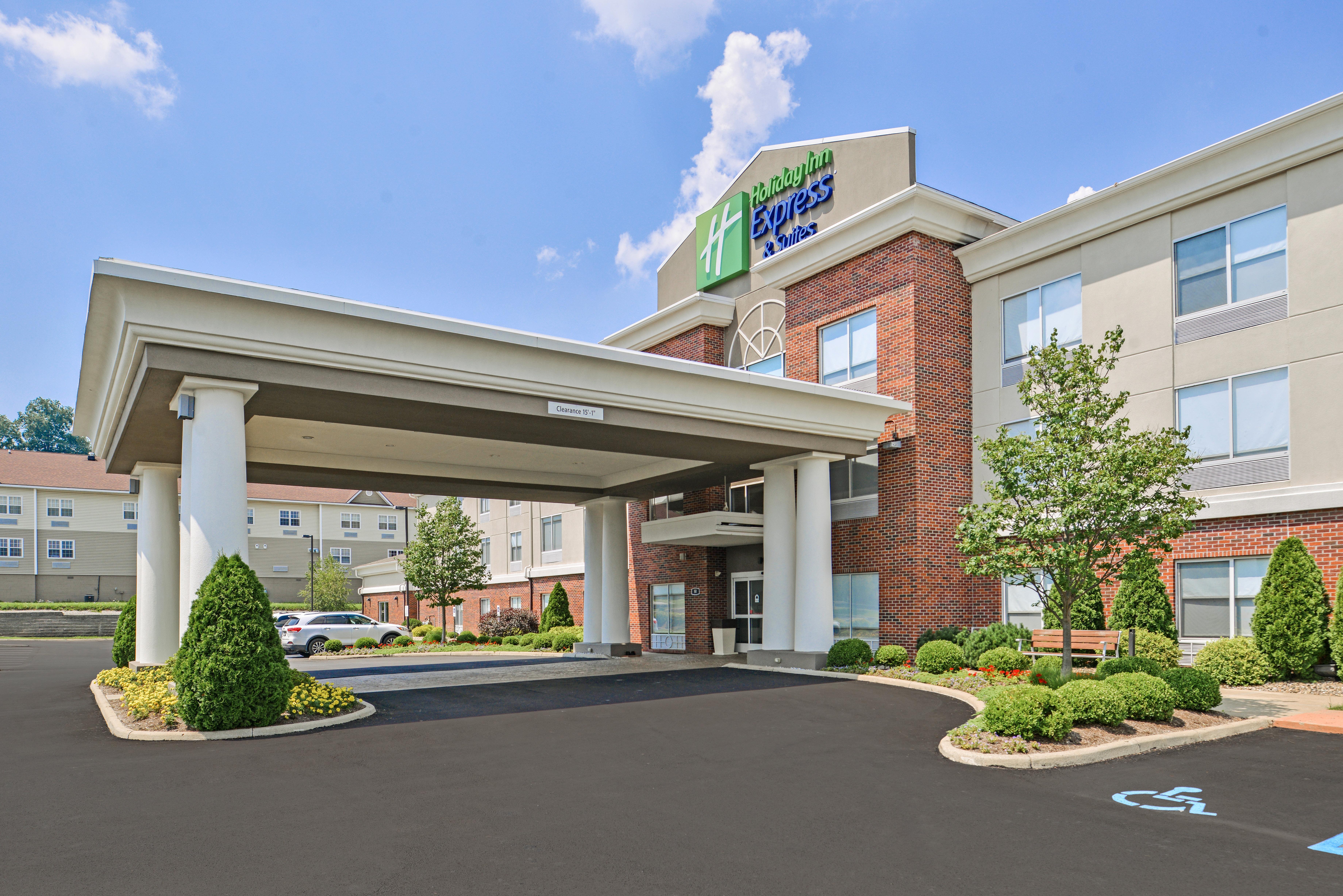 Holiday Inn Express Mineral Wells By Ihg Parkersburg Exterior photo